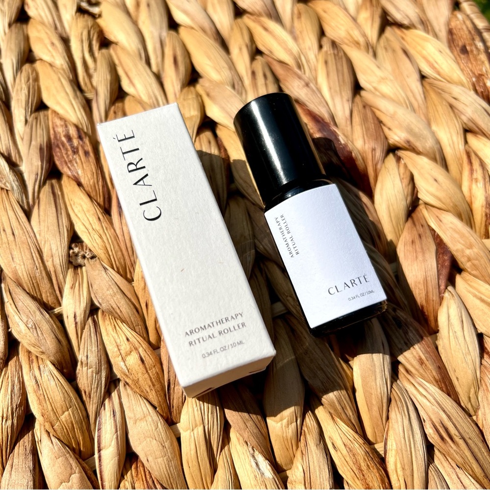 Cedar and Myrrh - CLARTÉ (Clearing & Awakening Mind)  Aromatherapy Oil Roller